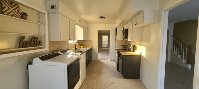 Photo - 6329 Ivanhoe Ln