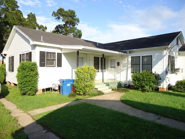 Photo - Four Bedroom, Three Bathroom , House Near UL with Lawncare.