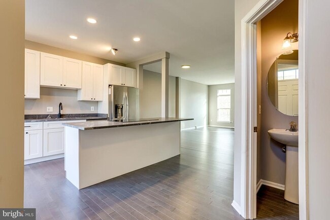 Building Photo - 20366 Hartwell St Rental