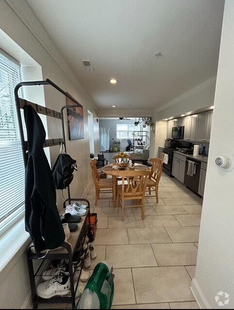 Building Photo - 450 E Girard Ave Unit 1R Rental