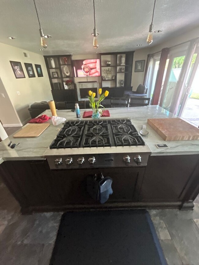 Photo - 1046 S Mountcrest Ct