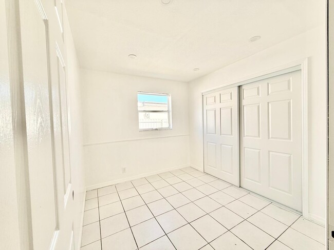 Photo - 2614 Sheridan St