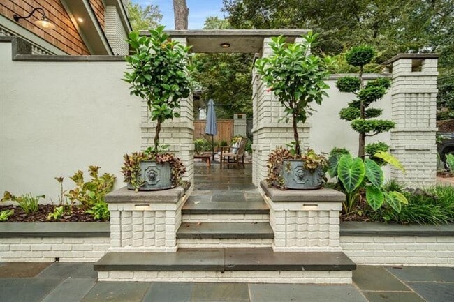 Photo - 407 8th St NE