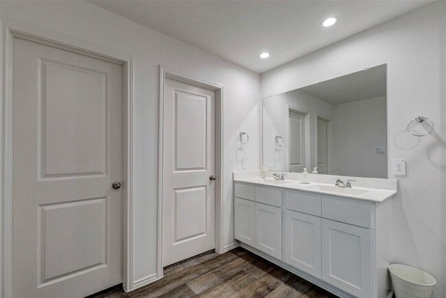 Photo - 31426 Yatesbury Ln