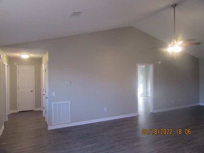 Photo - 862 Lyndsi Ln