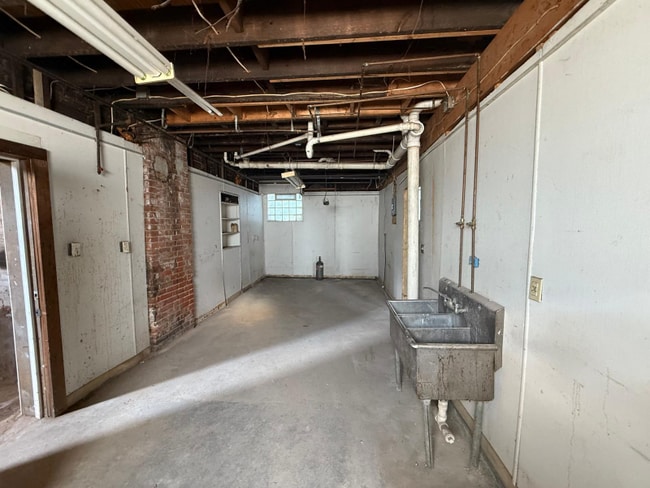 Photo - 2394 W 3rd St