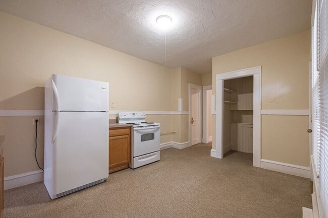 Photo - 72 Kensington Ave Unit 2L