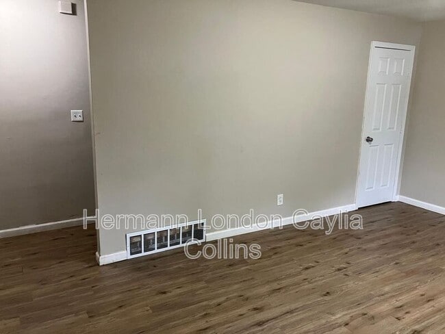 1143 Congress Ave