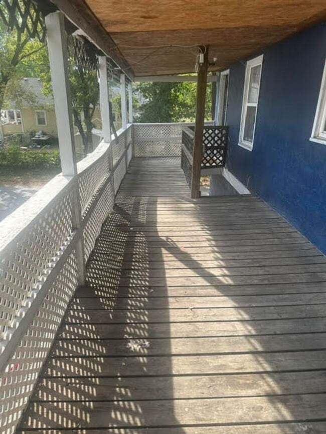 Building Photo - 8700 1/2 E Wilson Rd Unit 215 McElroy Ave Apt B Top