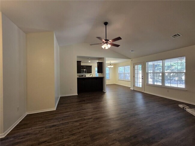 Photo - 2 Sidebottom Cir