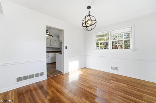 Photo - 35 Brooktree Rd