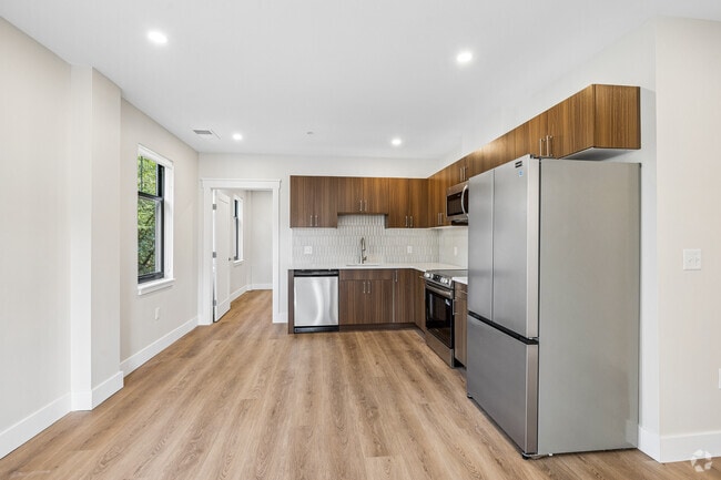 2BR, 2BA - 773SF - Kitchen