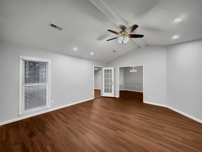 Photo - 107 Patra Dr