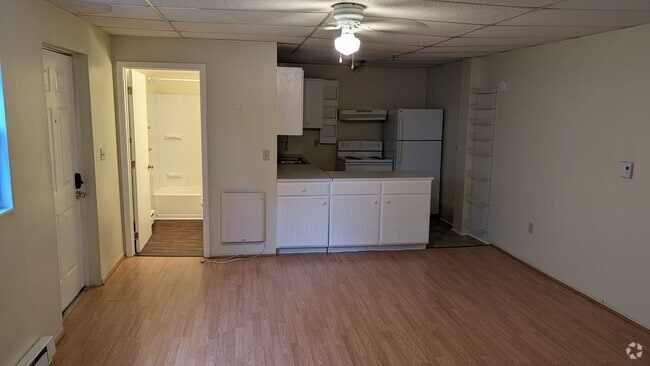 Building Photo - S Main St Marysville Unit Apt G