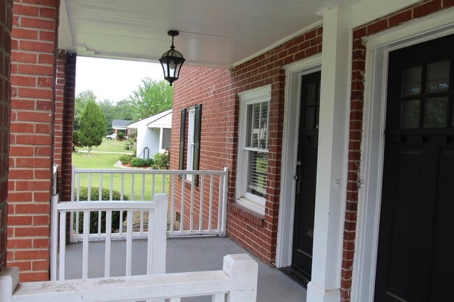 630 W 4th Ave Unit A