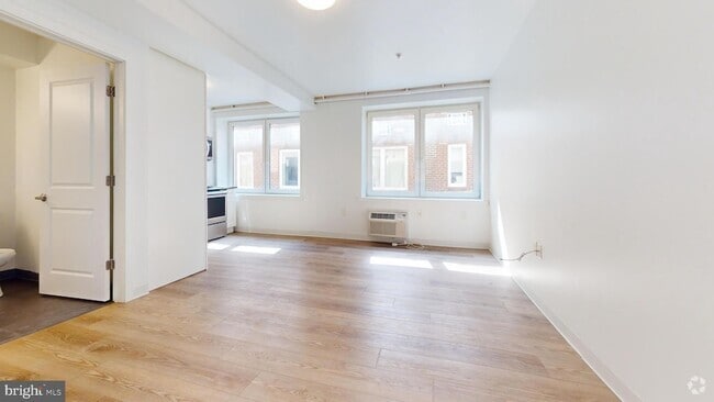 Building Photo - 5824 N 13th St Unit 2 Rental
