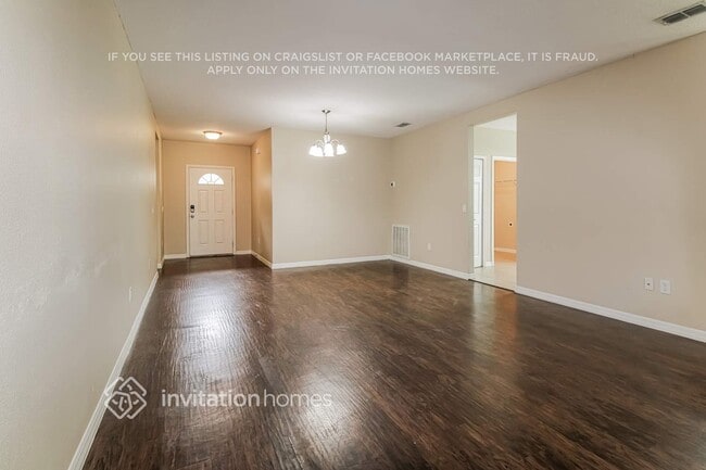 Photo - 6233 Radford St