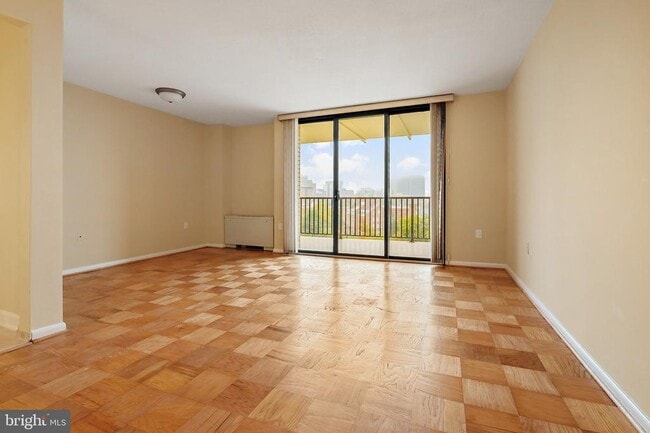 Photo - 4242 East-West Hwy Unit 914