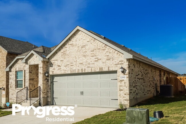 127 W Nakoma Dr
