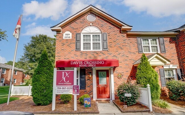 Building Photo - Davis Crossing Rental