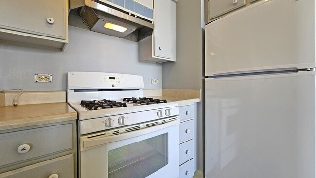 Photo - 1571 Piikoi St