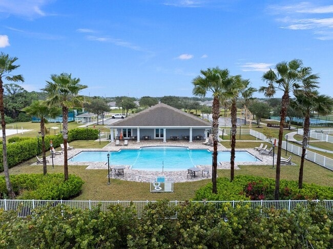 8324 Amalfi Cir