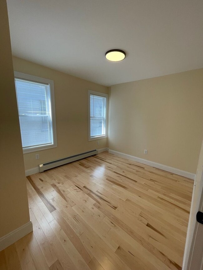Building Photo - 178 N Champlain St Rental