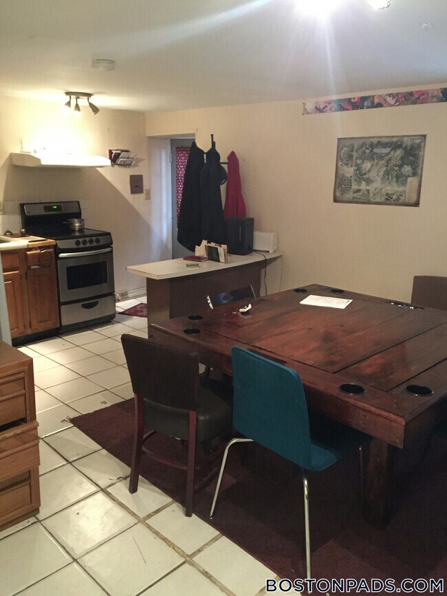 Photo - 684 Parker St Unit 1