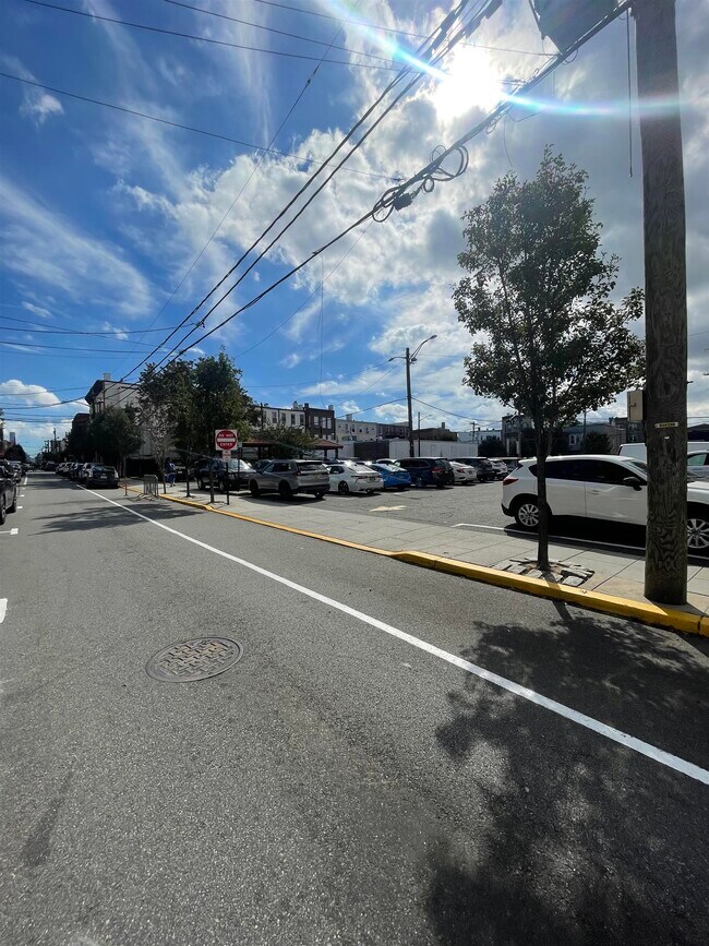 Building Photo - 530-532-532 40th St Unit 2nd Fl