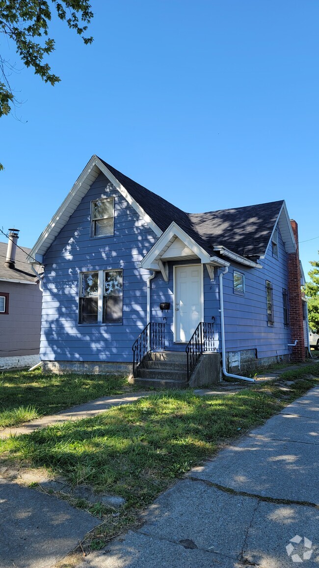 Building Photo - 716 Plymouth St Rental