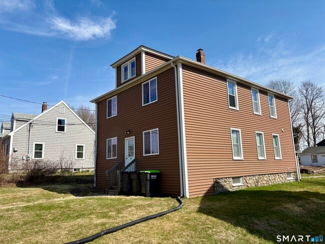 Photo - 304 Buckingham St