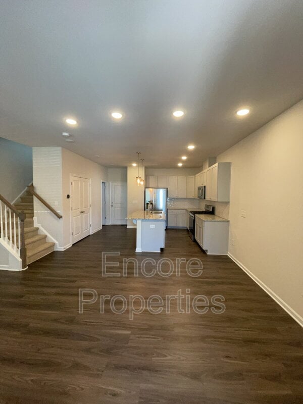 Photo - 908 Robbie Jackson Ln