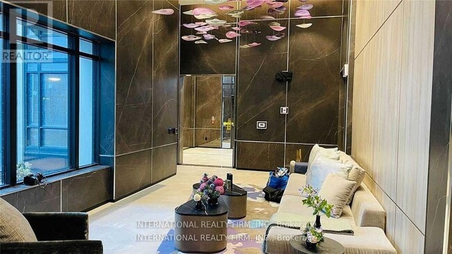 Photo - 5 Mabelle Ave Unité 1933