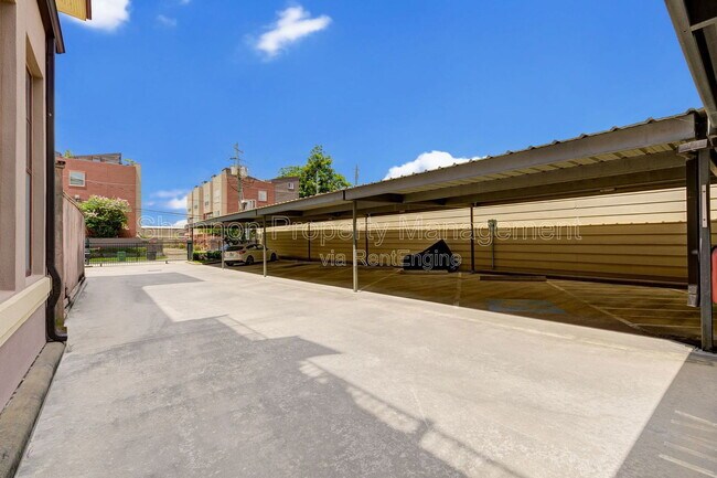 Photo - 2700 Albany St Unit 2b