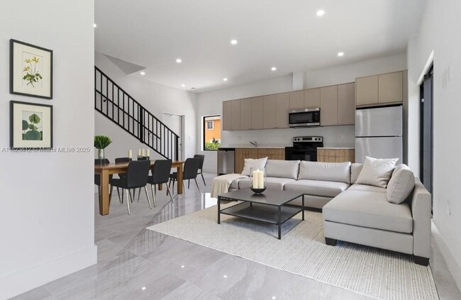 Photo - 135 SW 114th Ave Townhome