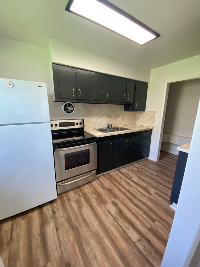 Photo - 29091 Harriet St