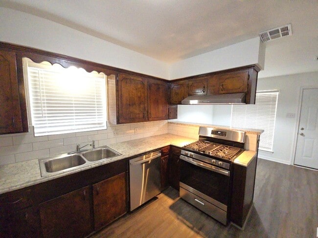 Photo - 3810 R V Mayfield Dr