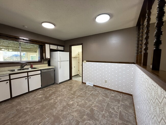 Photo - 3147 S Gordon Ave