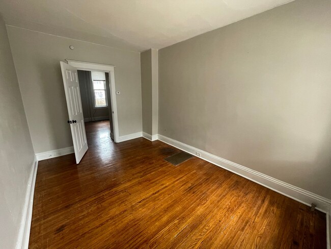 Photo - 853 Wayne Ave Unidad Apt 1