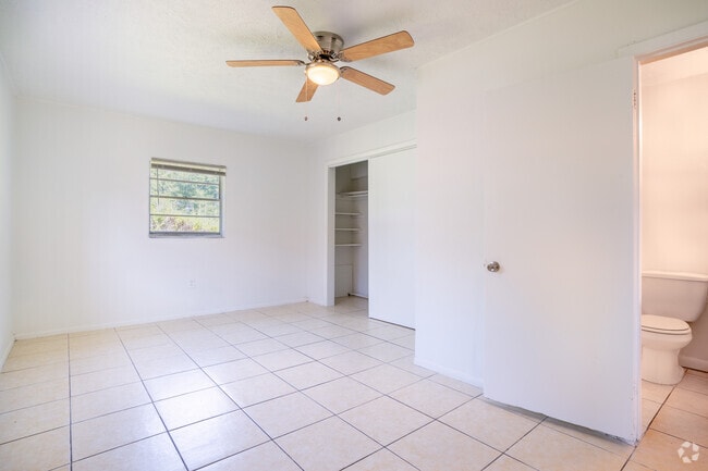 1BD, 1BA - 550SF - Bedroom