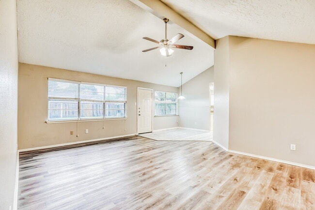 Photo - 20115 Woodhall Ln