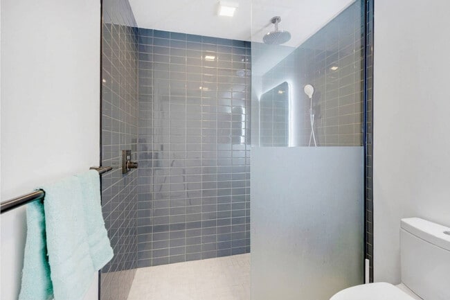 Photo - 227 NE 2nd St Unidad SI ID1227492P