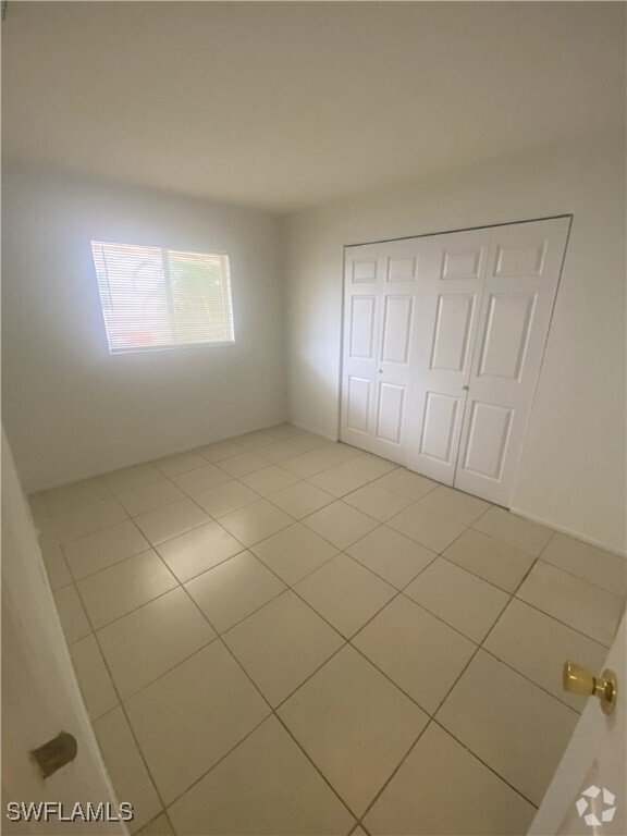 Building Photo - 2920 Jackson St Rental