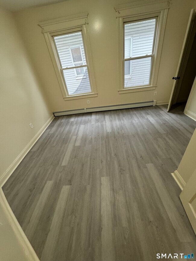 Photo - 304 Shelton Ave Unidad 2