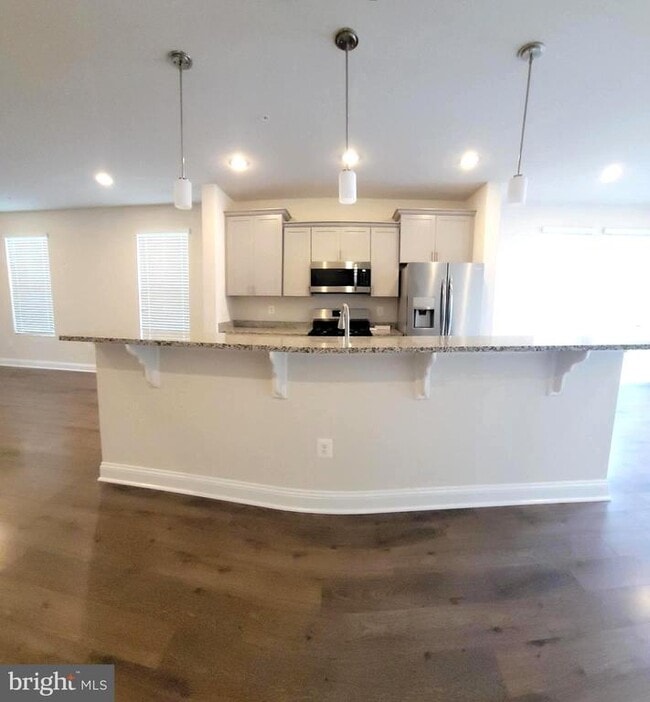 Photo - 7111 Tyndale Way