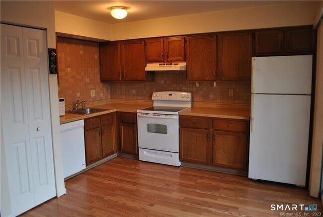 Photo - 179 Aspetuck Vlg Unit 179