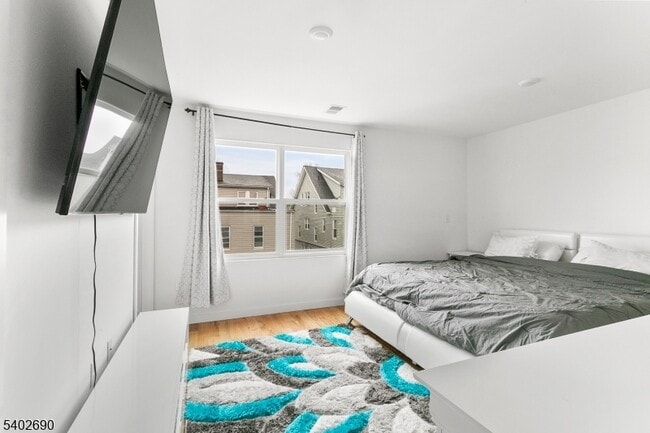 Photo - 244 Pomona Ave