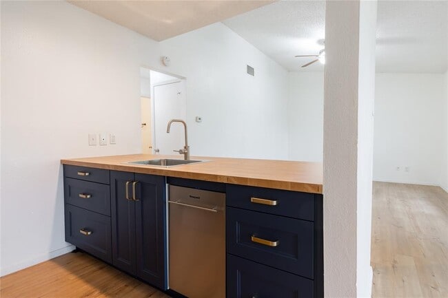 Photo - 706 Ramble Ln