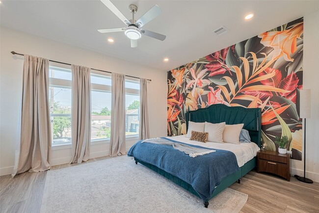 Photo - 2909 Nagle St