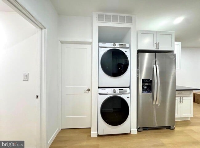 Photo - 3629 Warren St